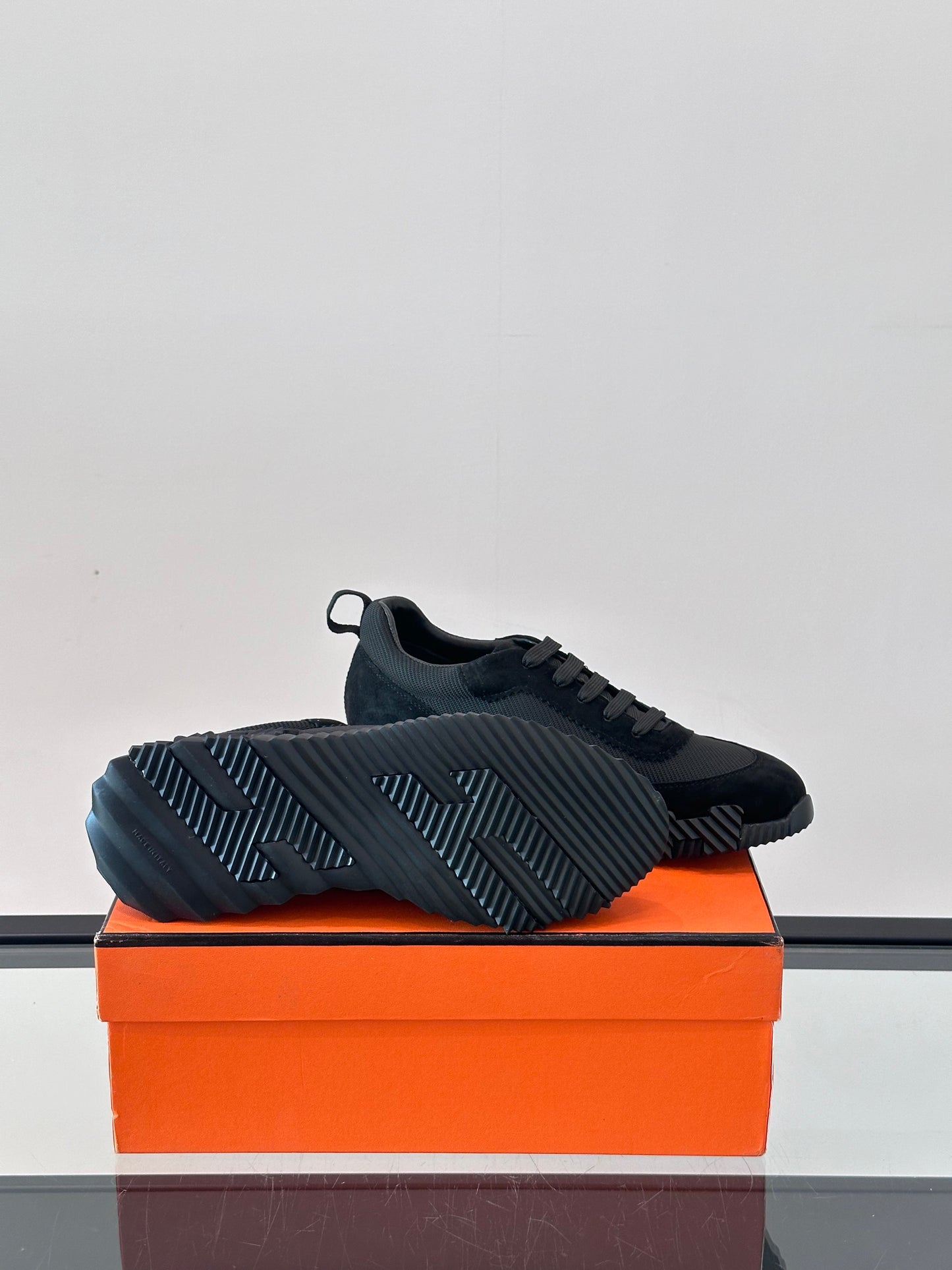 HMS BOUNCING SNEAKER