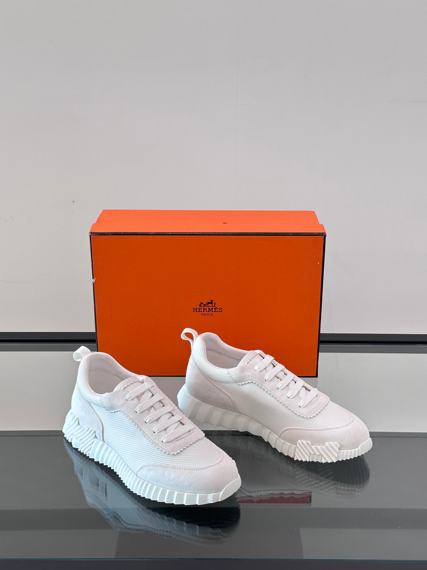 HMS BOUNCING SNEAKER