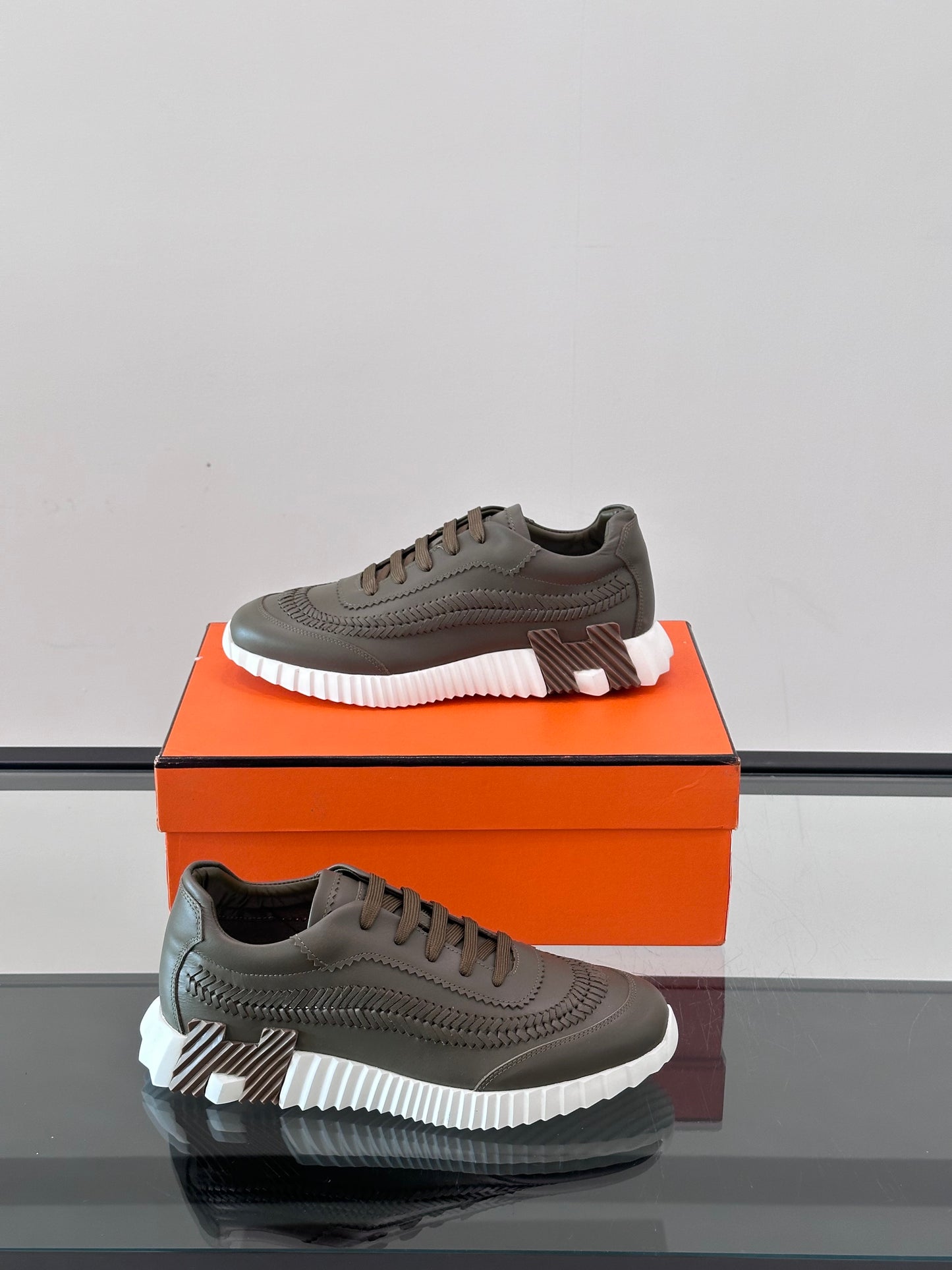 HMS BOUNCING SNEAKER