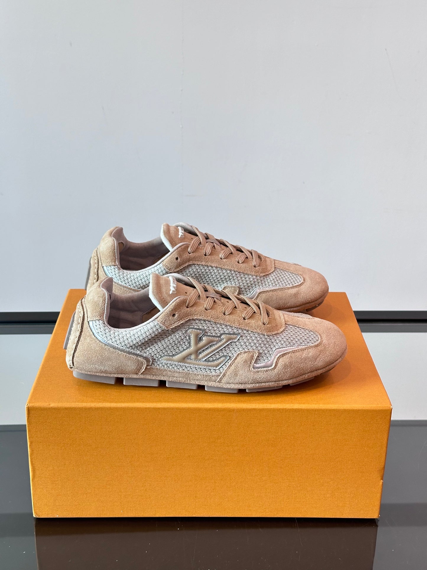 LU FOOTPRIN SOCCER TRAINERS