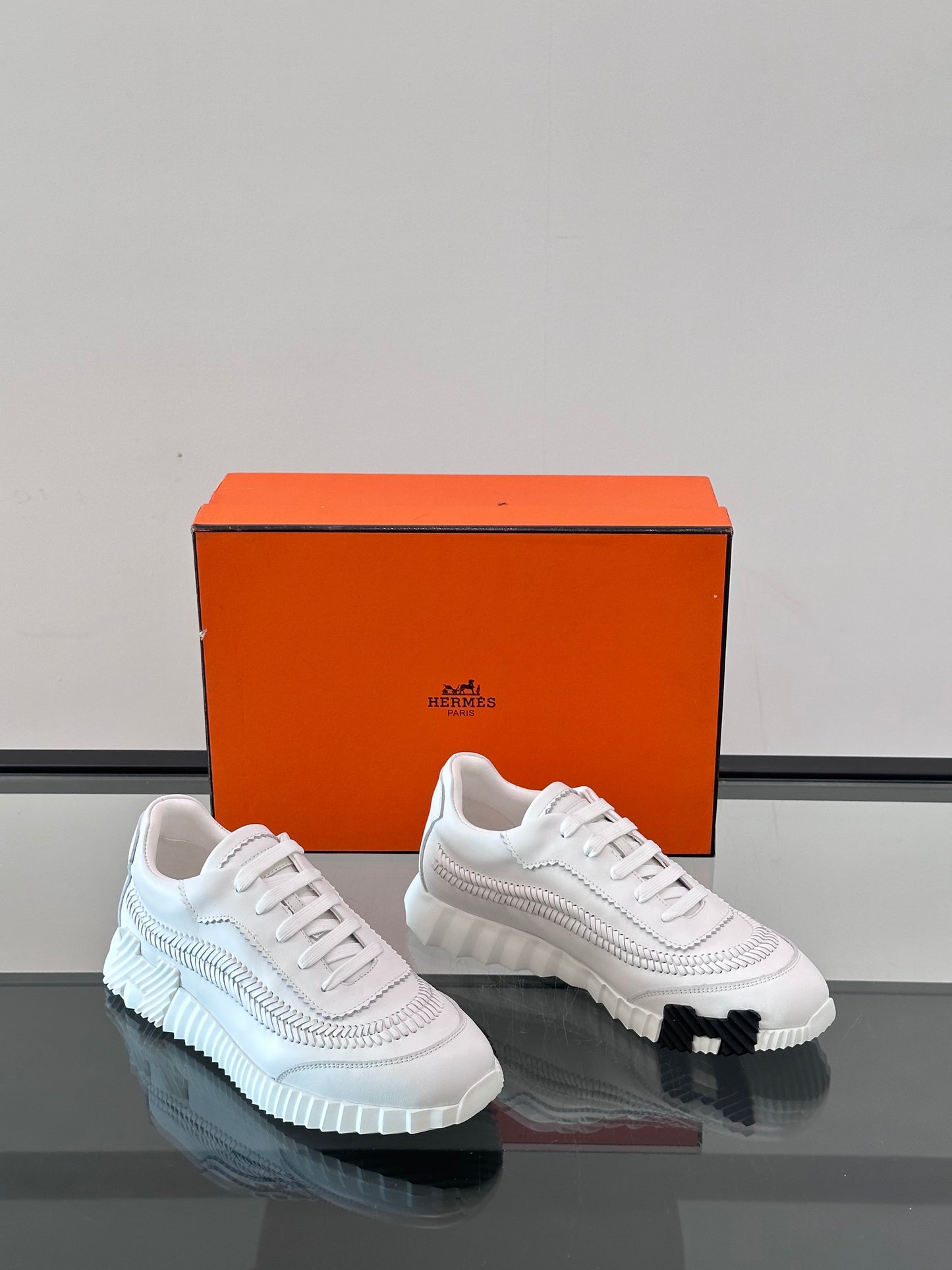 HMS BOUNCING SNEAKER