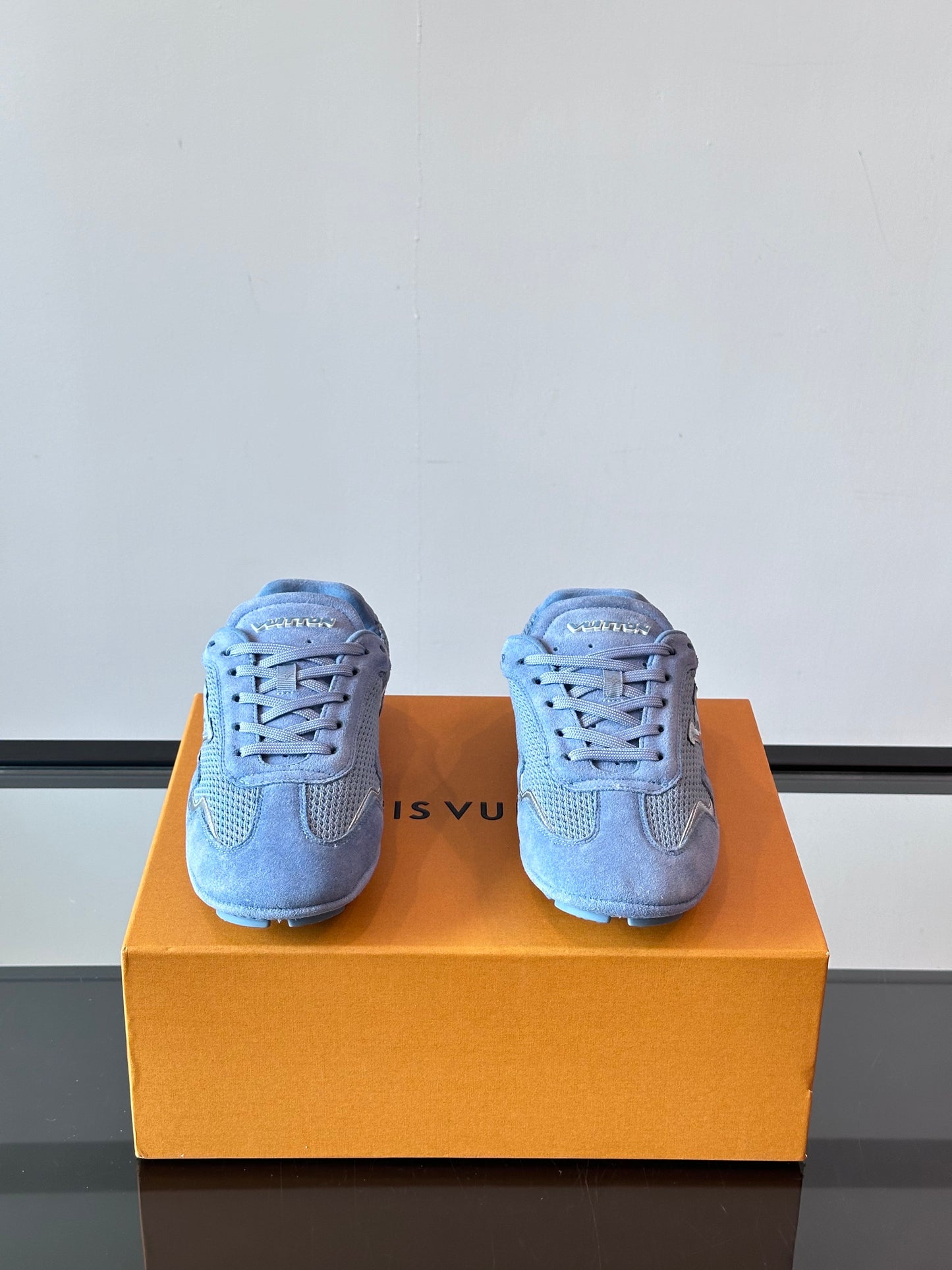 LU FOOTPRIN SOCCER TRAINERS