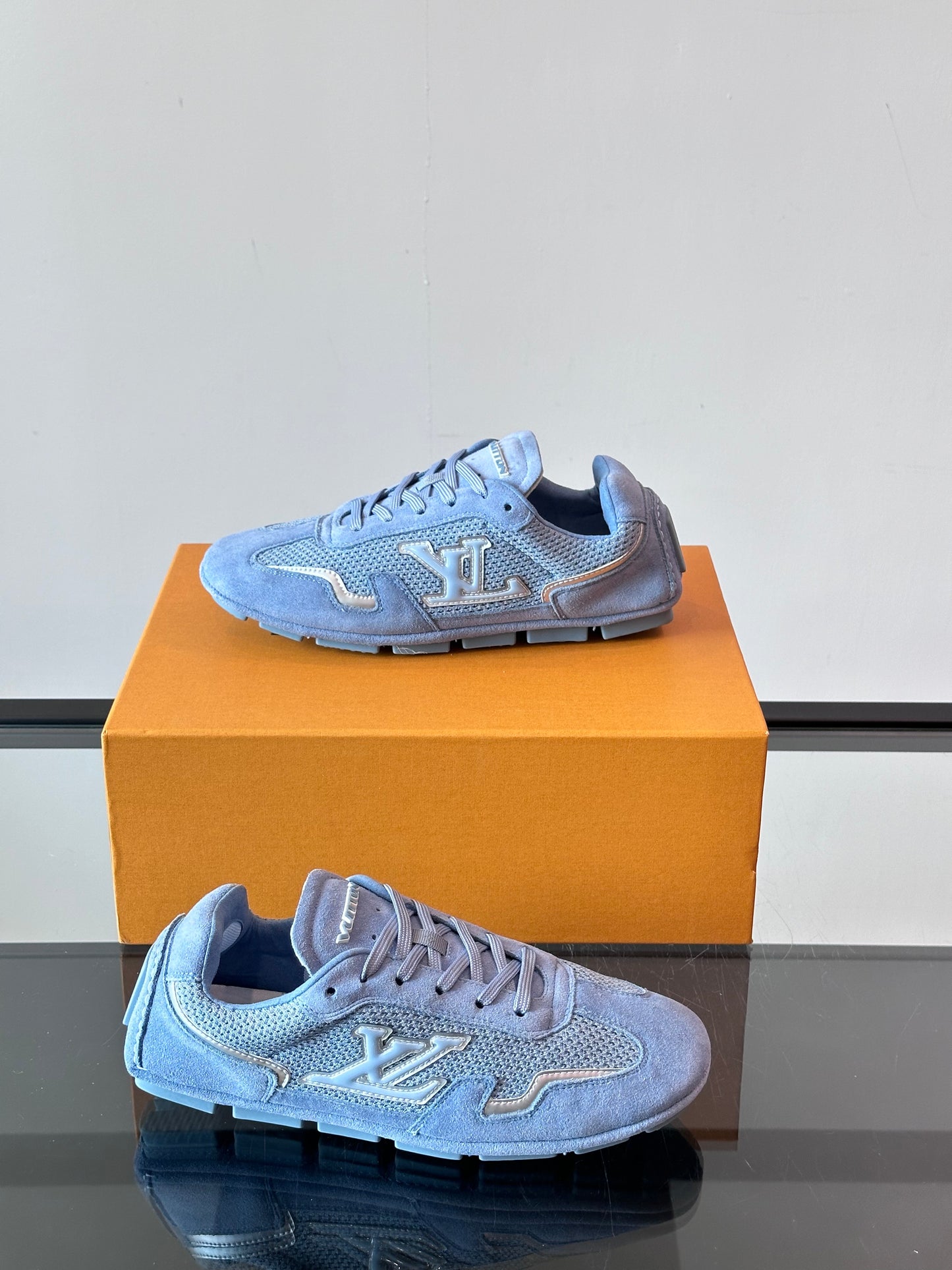 LU FOOTPRIN SOCCER TRAINERS