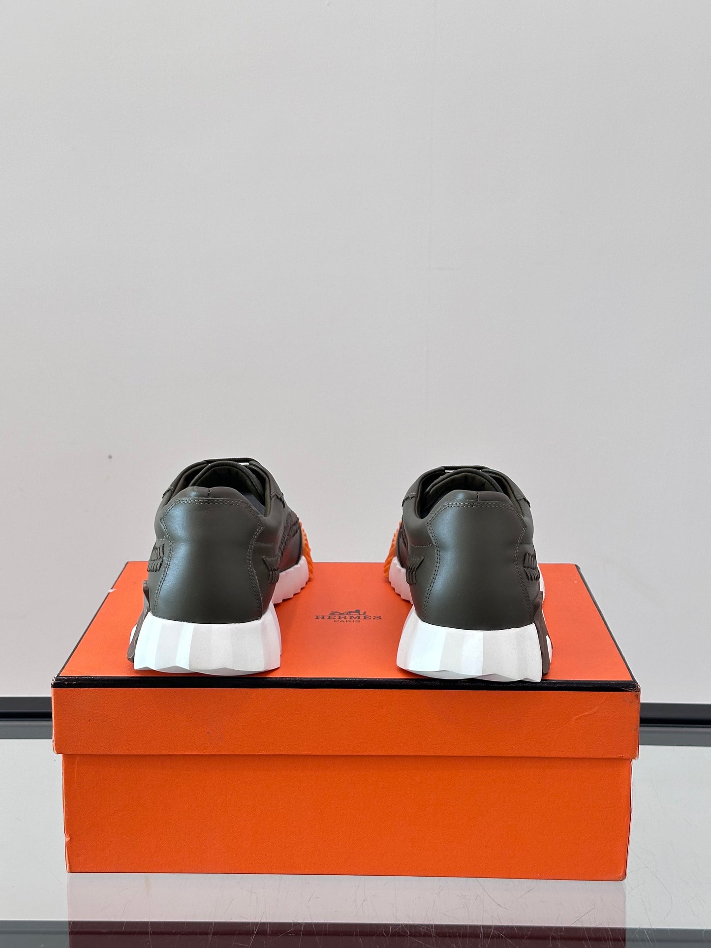 HMS BOUNCING SNEAKER