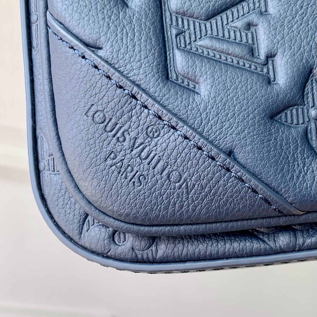 LU TRIO MESSENGER BAG