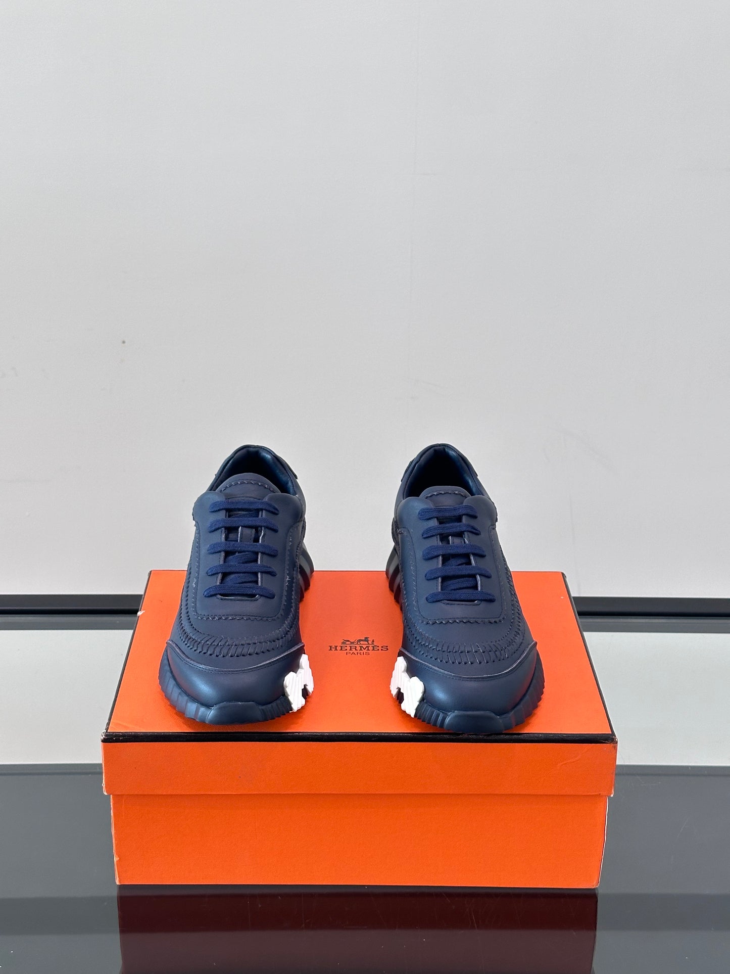 HMS BOUNCING SNEAKER