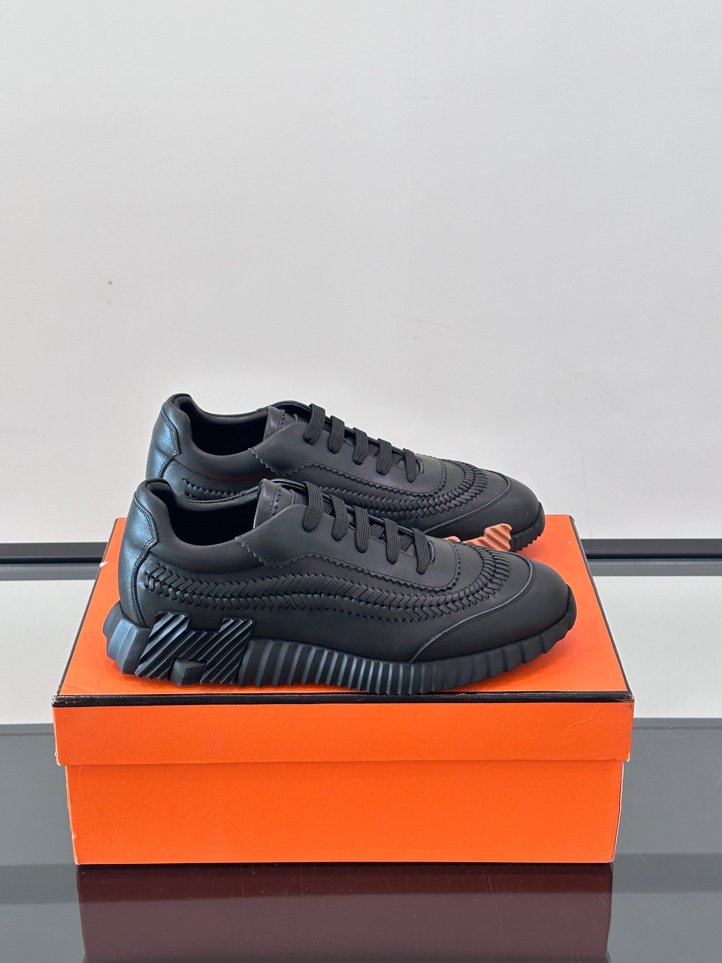 HMS BOUNCING SNEAKER