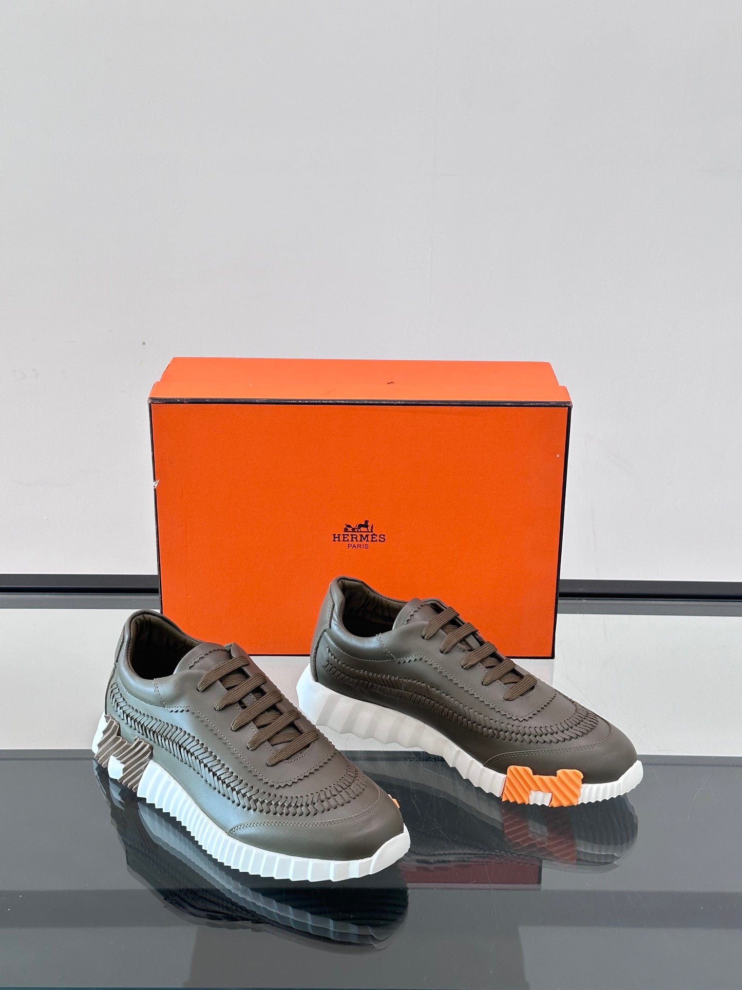 HMS BOUNCING SNEAKER