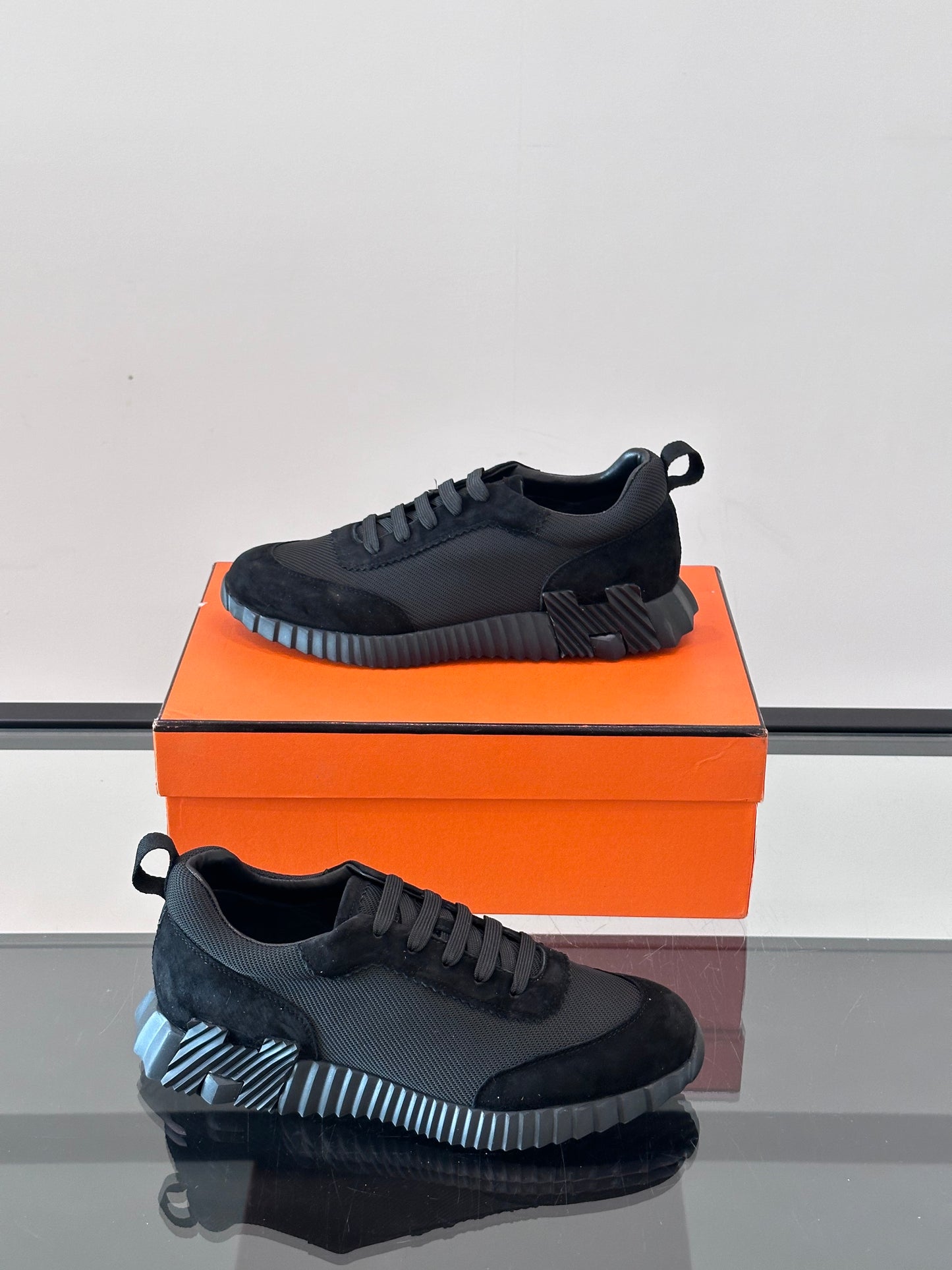 HMS BOUNCING SNEAKER