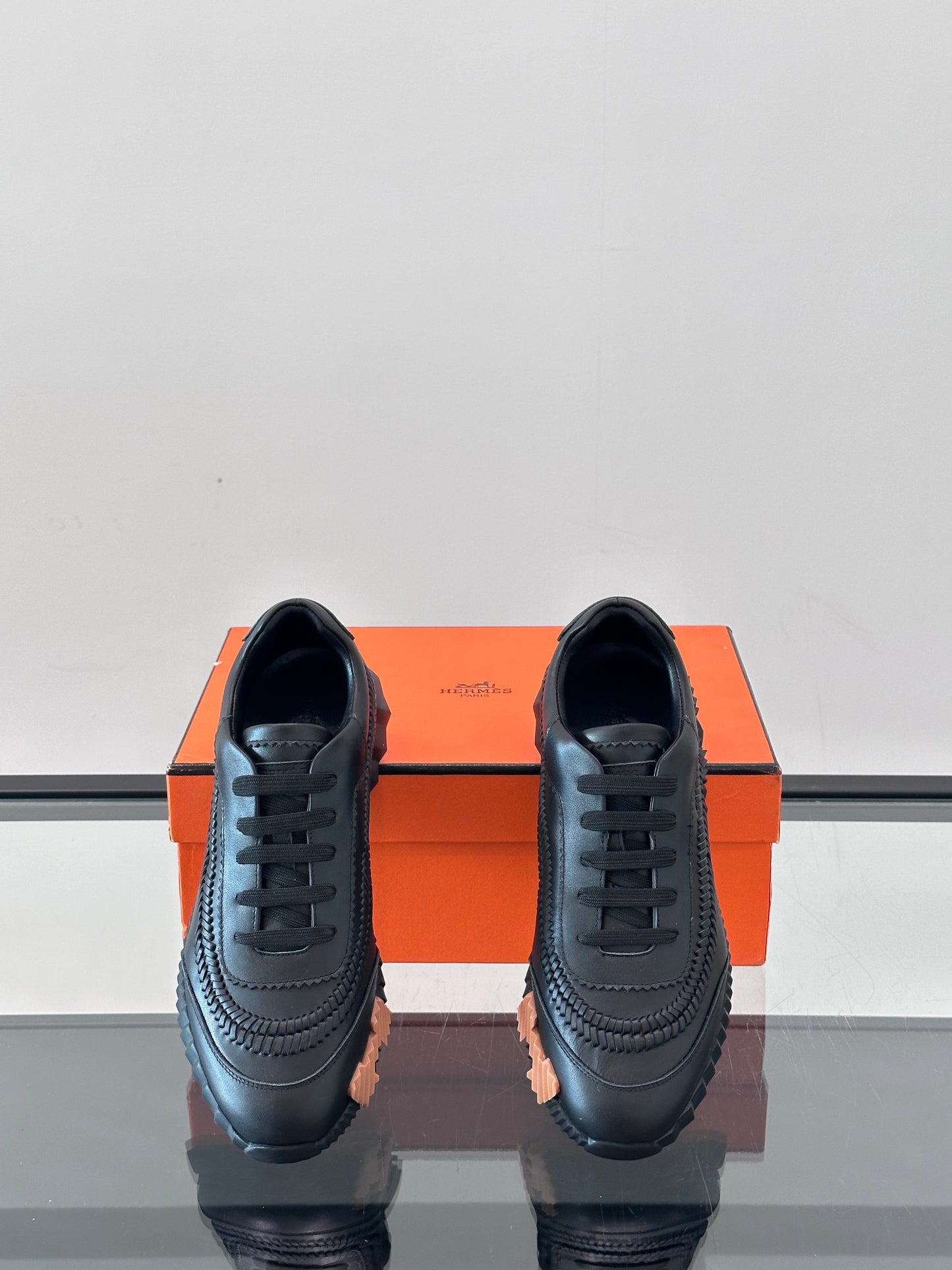 HMS BOUNCING SNEAKER