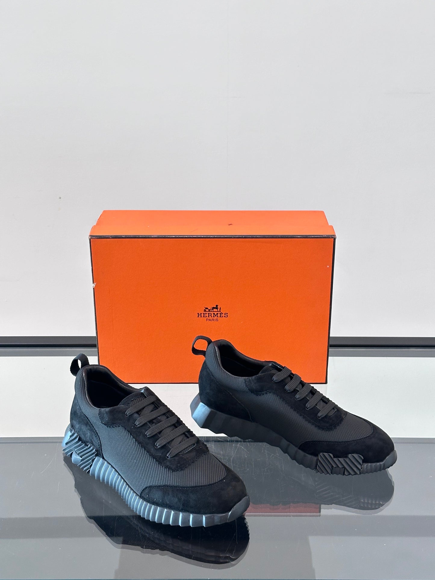 HMS BOUNCING SNEAKER