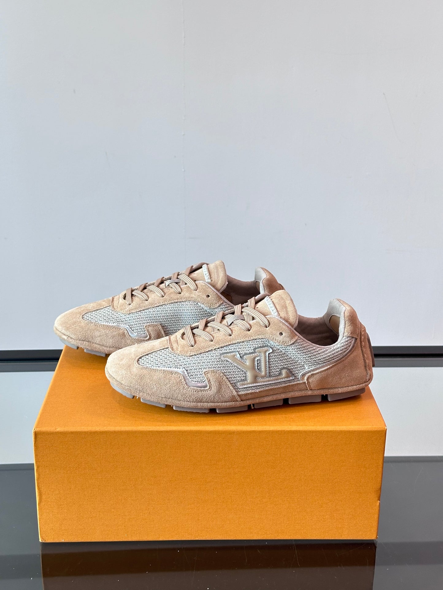 LU FOOTPRIN SOCCER TRAINERS