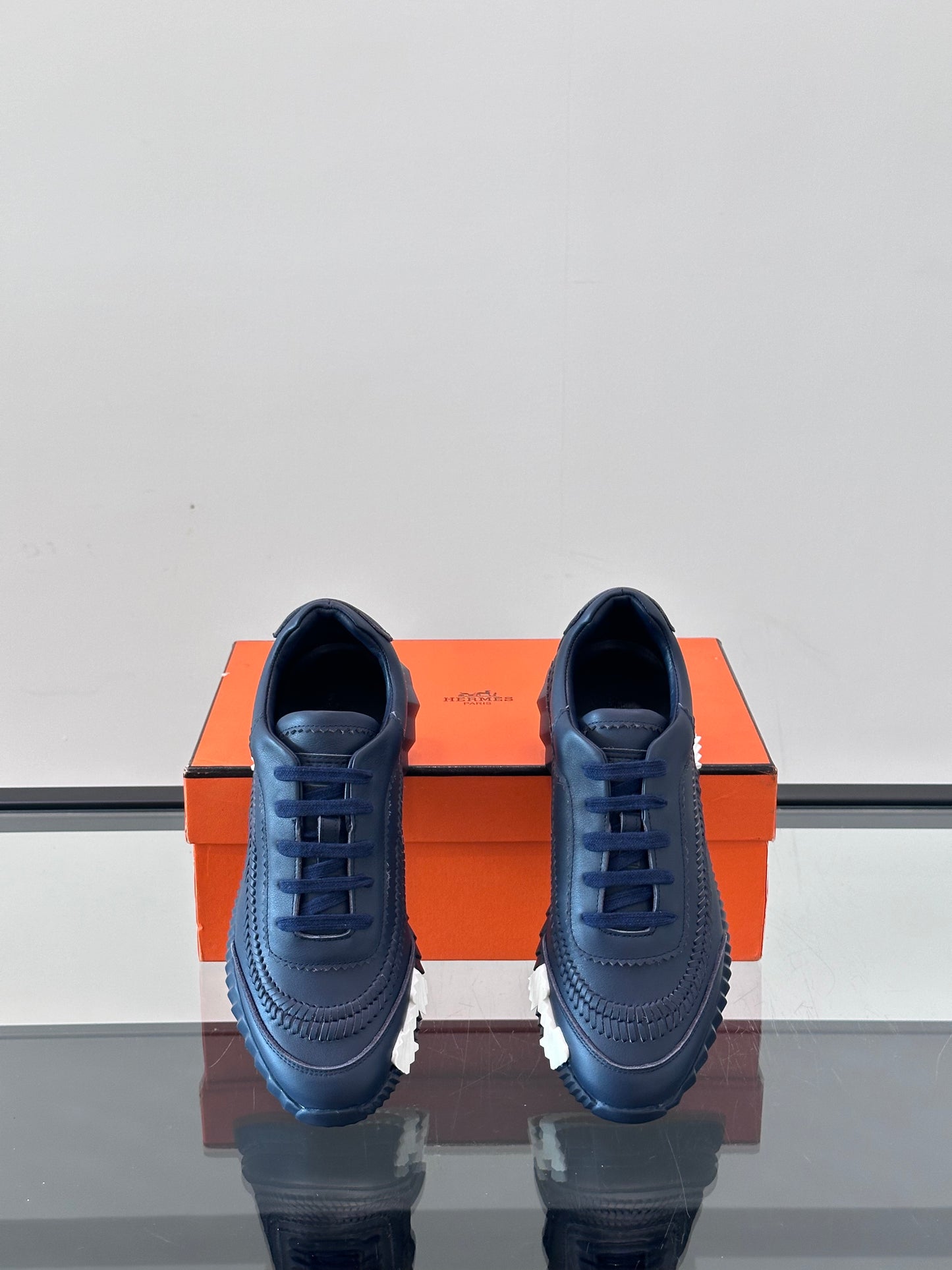 HMS BOUNCING SNEAKER