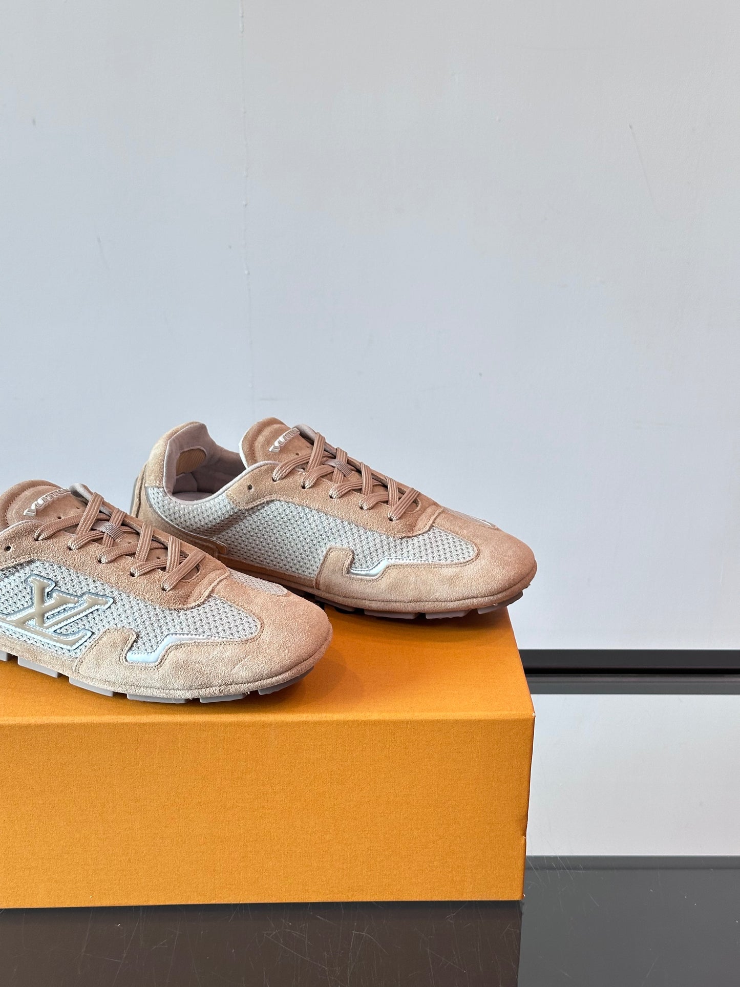 LU FOOTPRIN SOCCER TRAINERS