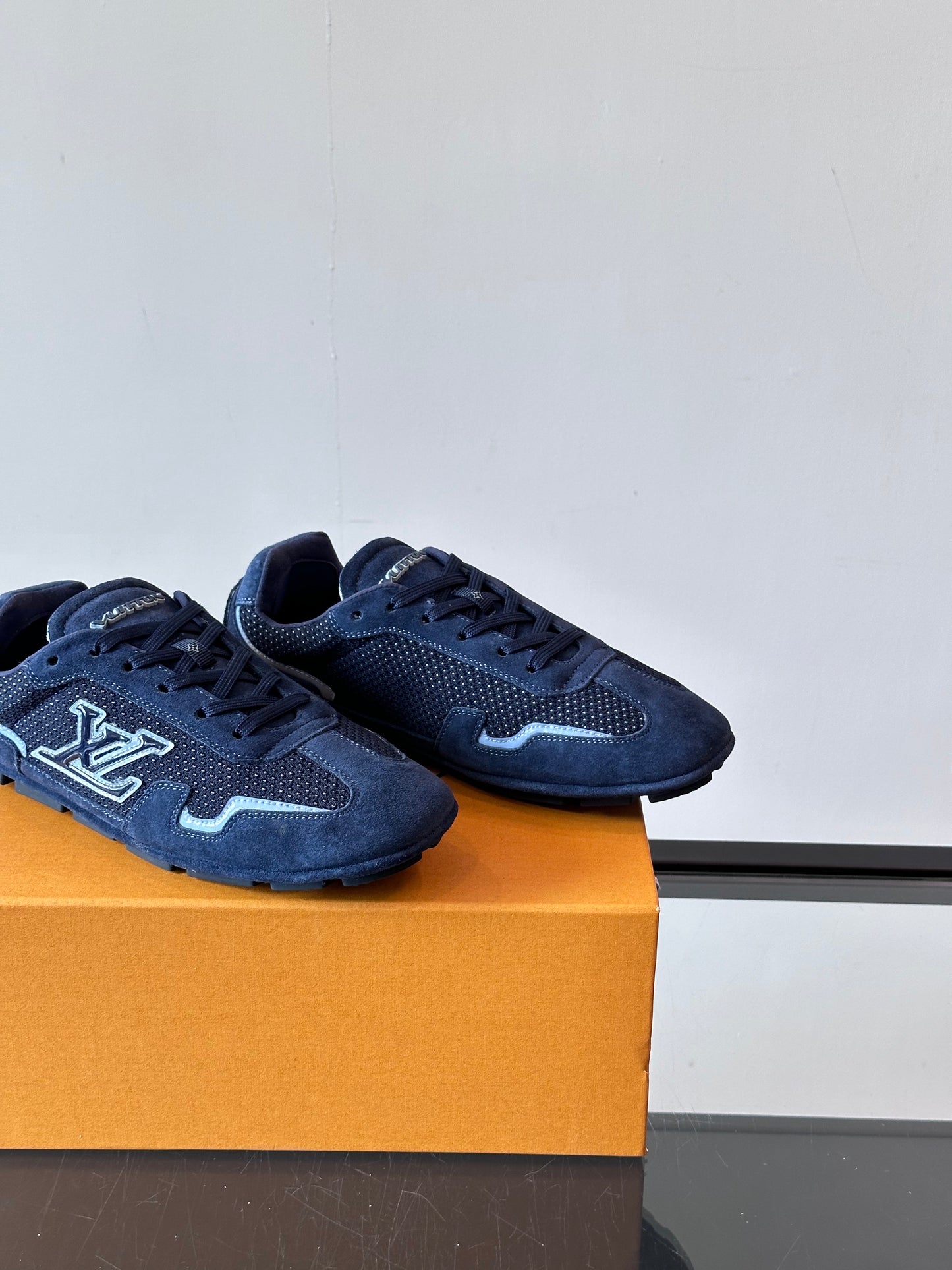 LU FOOTPRIN SOCCER TRAINERS