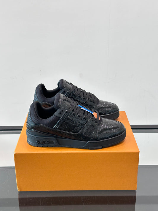 LU TRAINERS