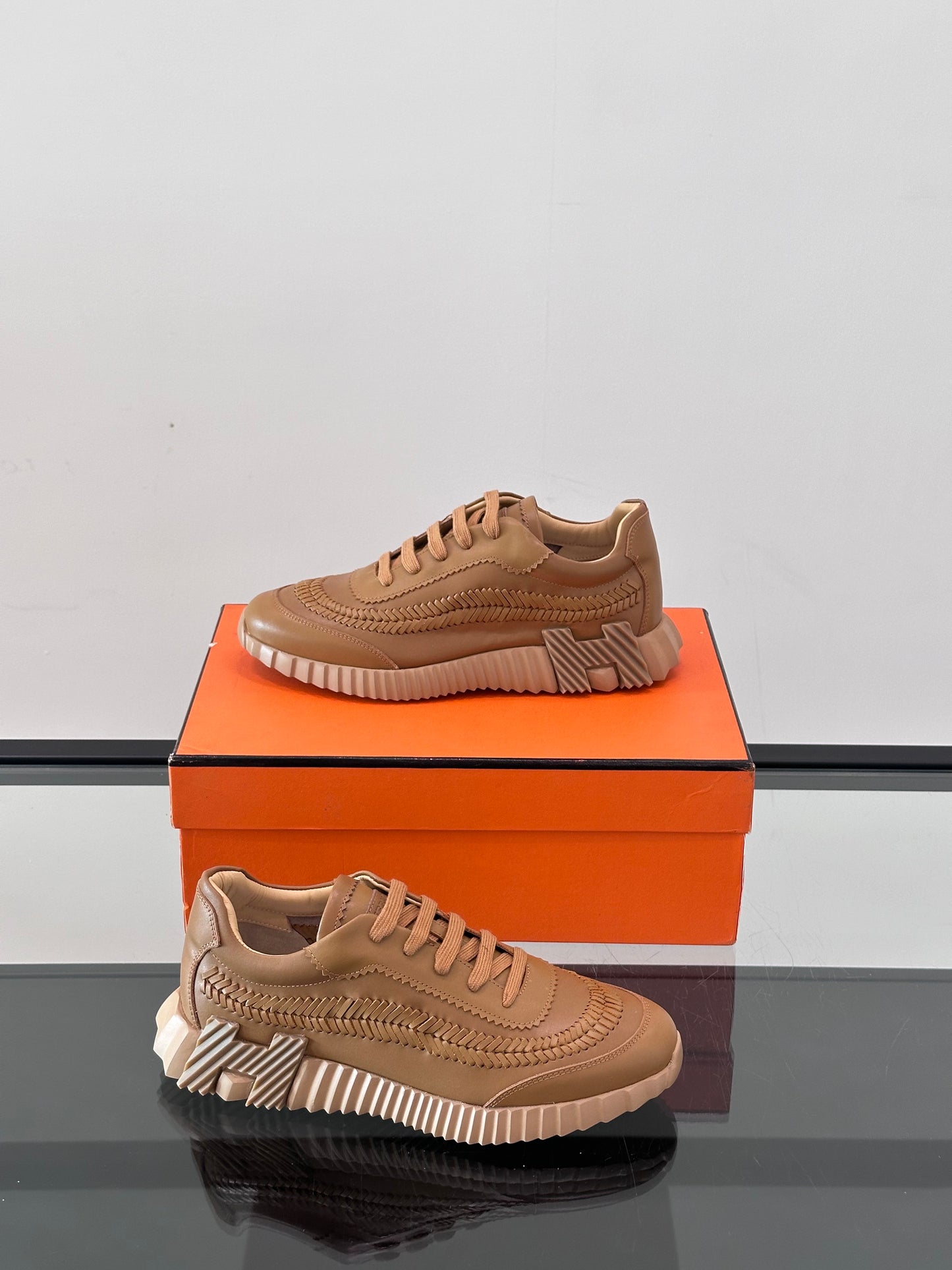 HMS BOUNCING SNEAKER