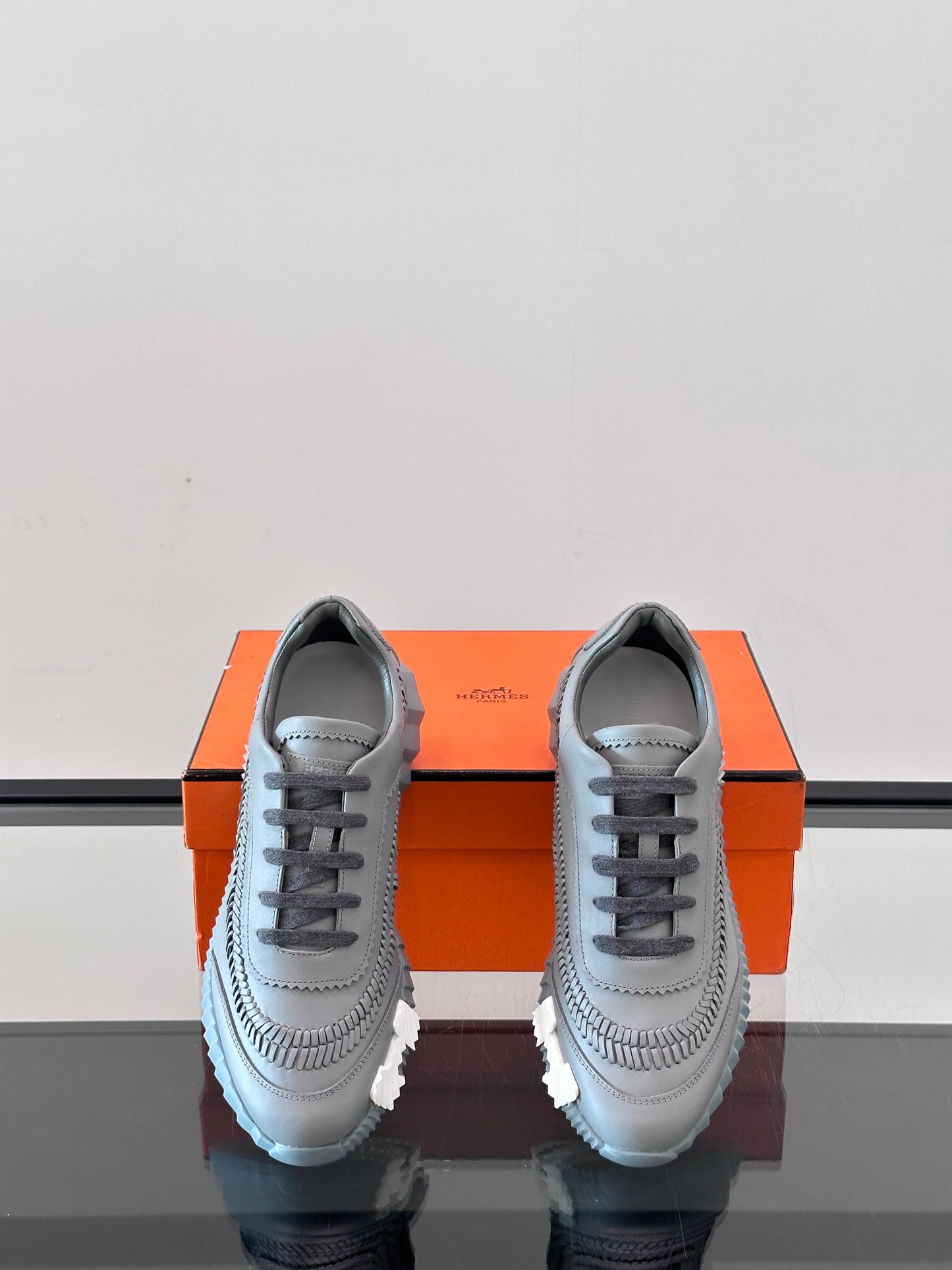 HMS BOUNCING SNEAKER