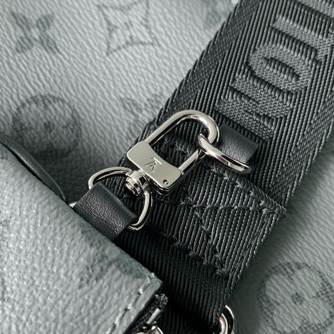 LU TRIO MESSENGER BAG