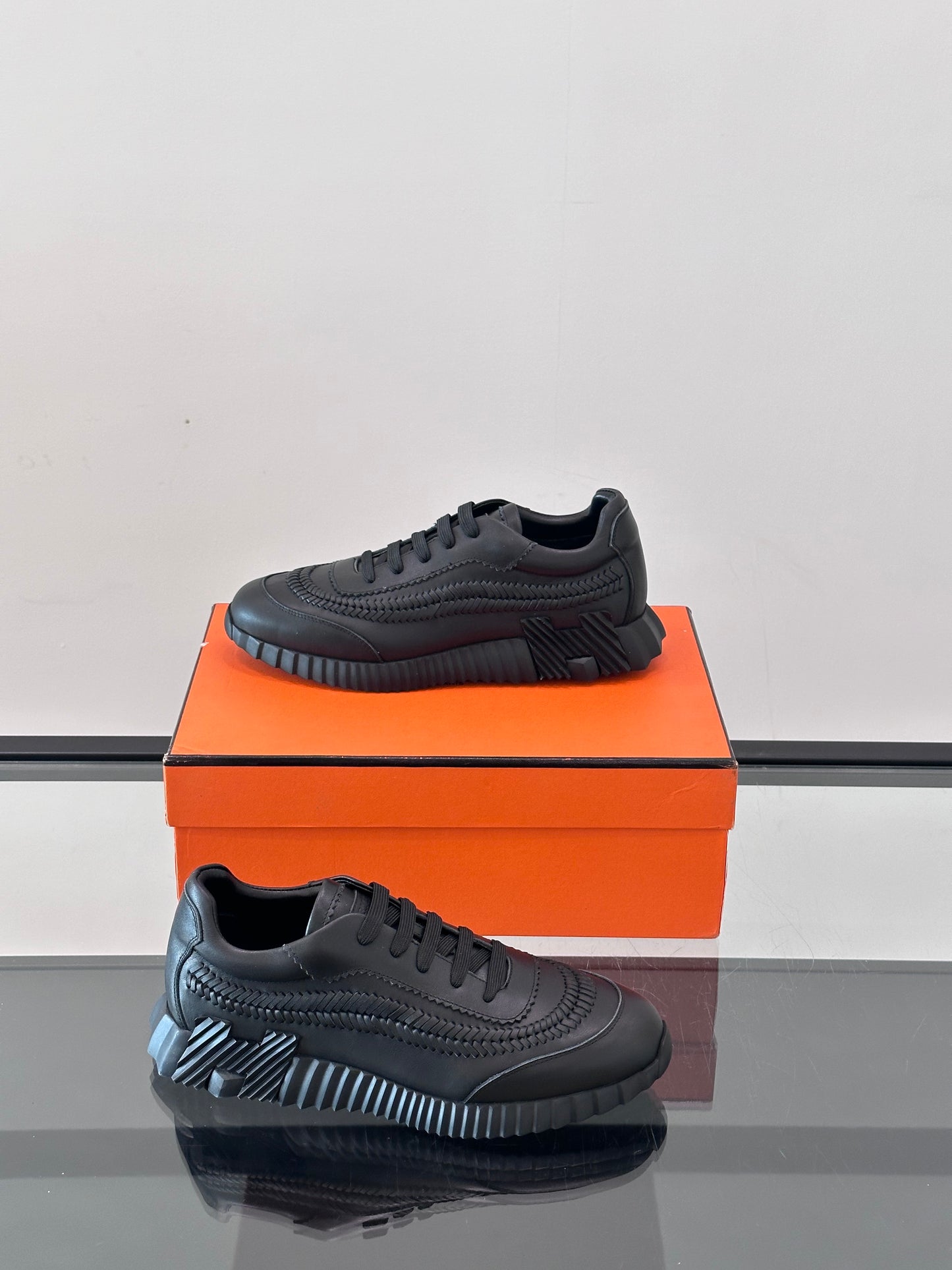 HMS BOUNCING SNEAKER