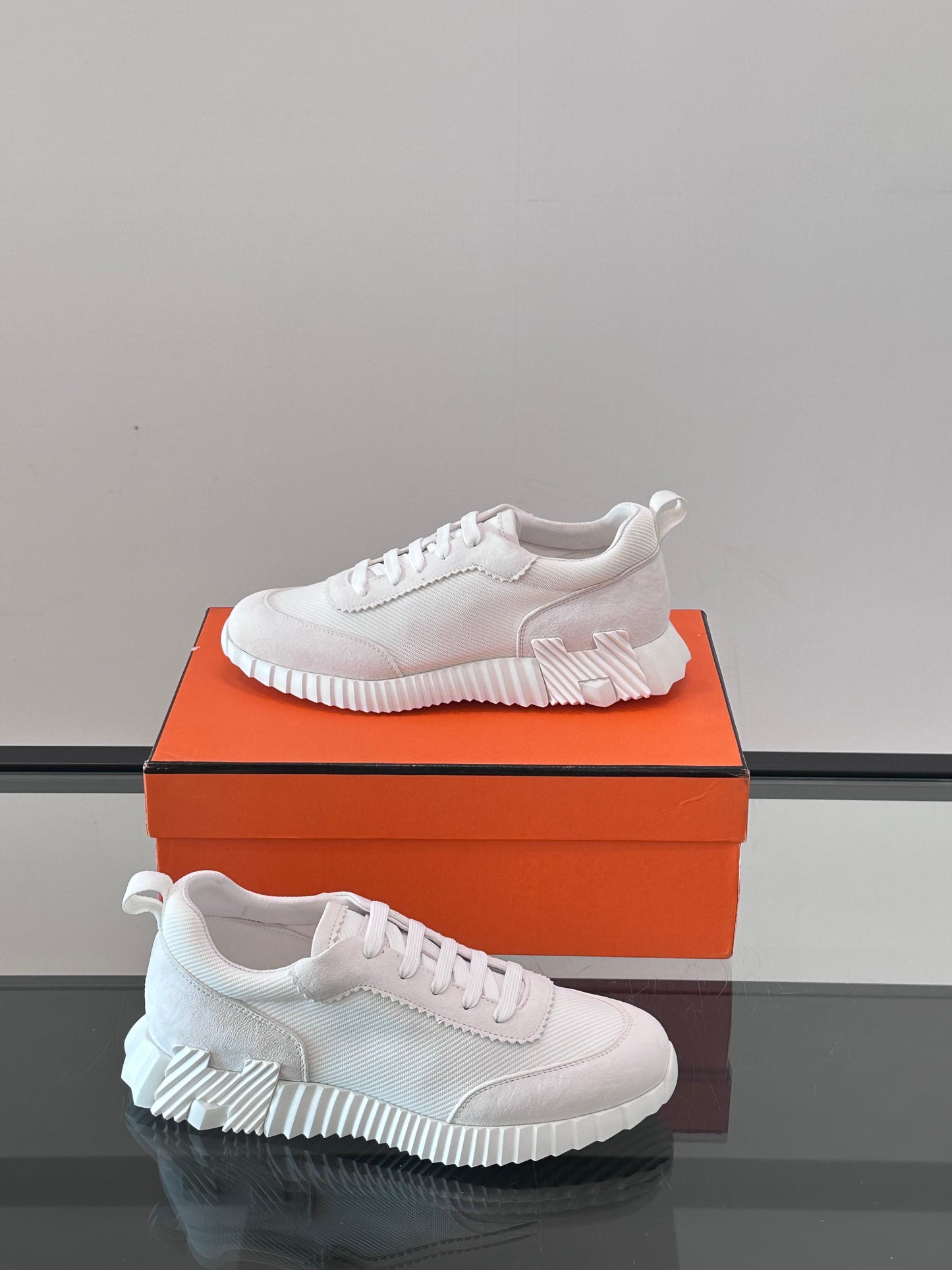 HMS BOUNCING SNEAKER