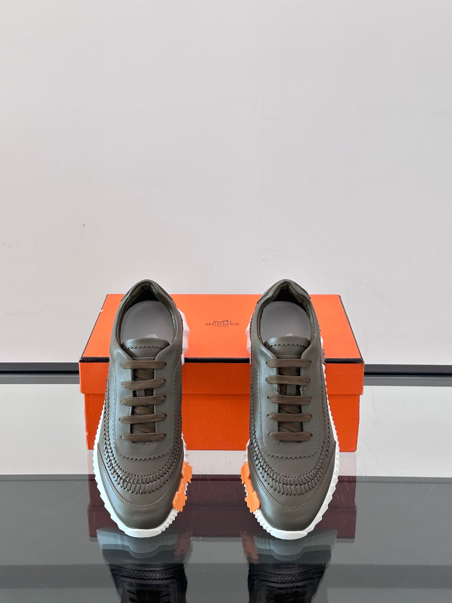 HMS BOUNCING SNEAKER