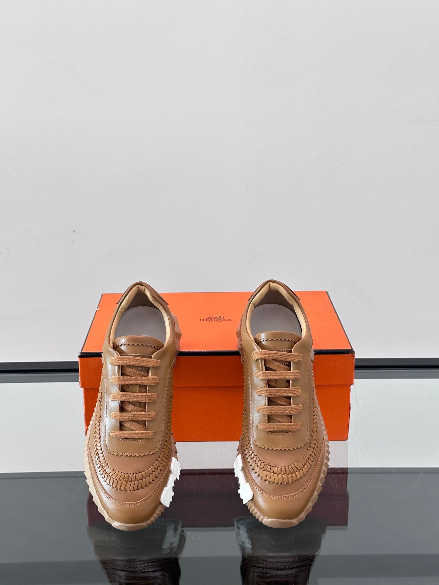 HMS BOUNCING SNEAKER