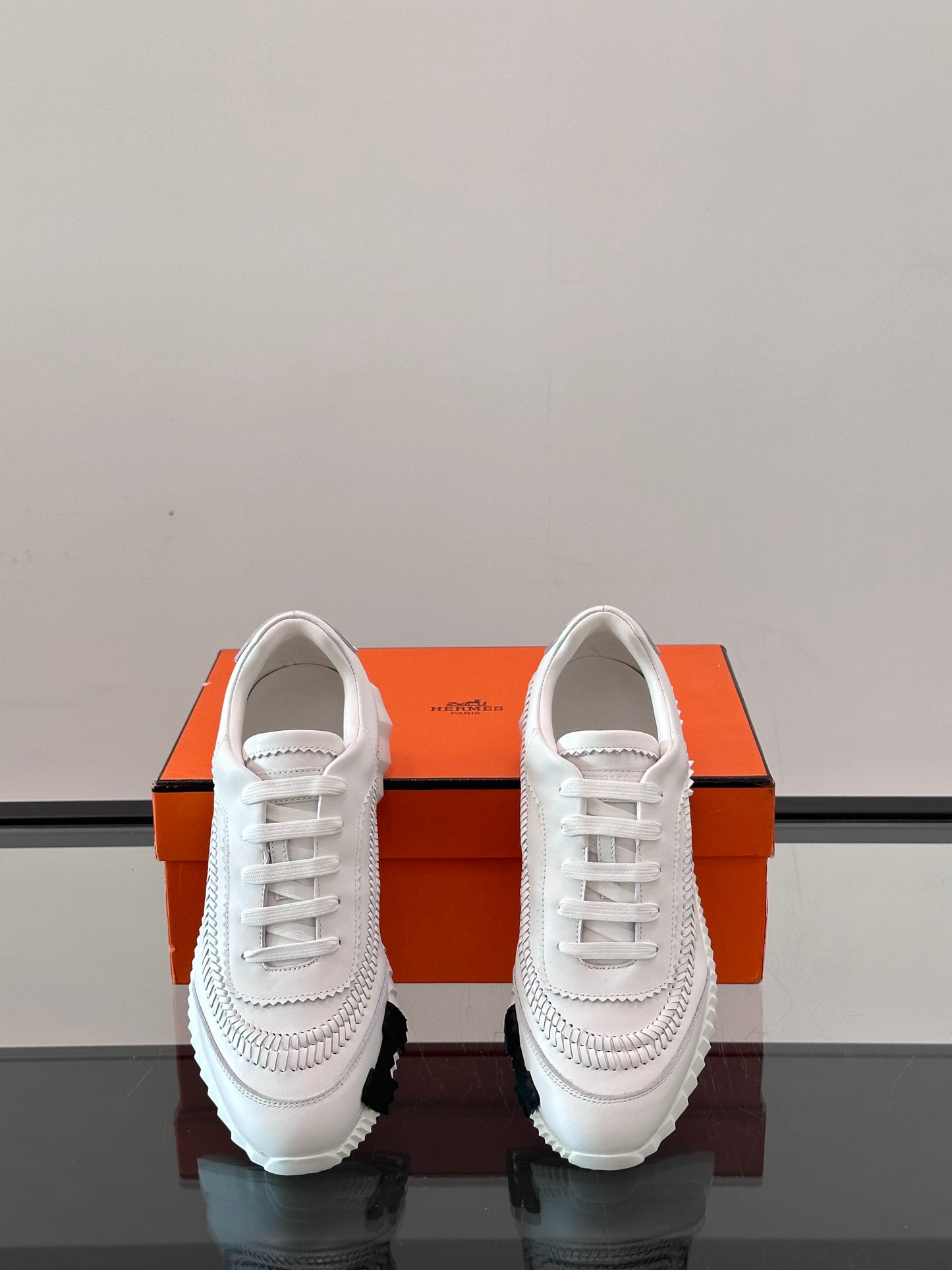 HMS BOUNCING SNEAKER