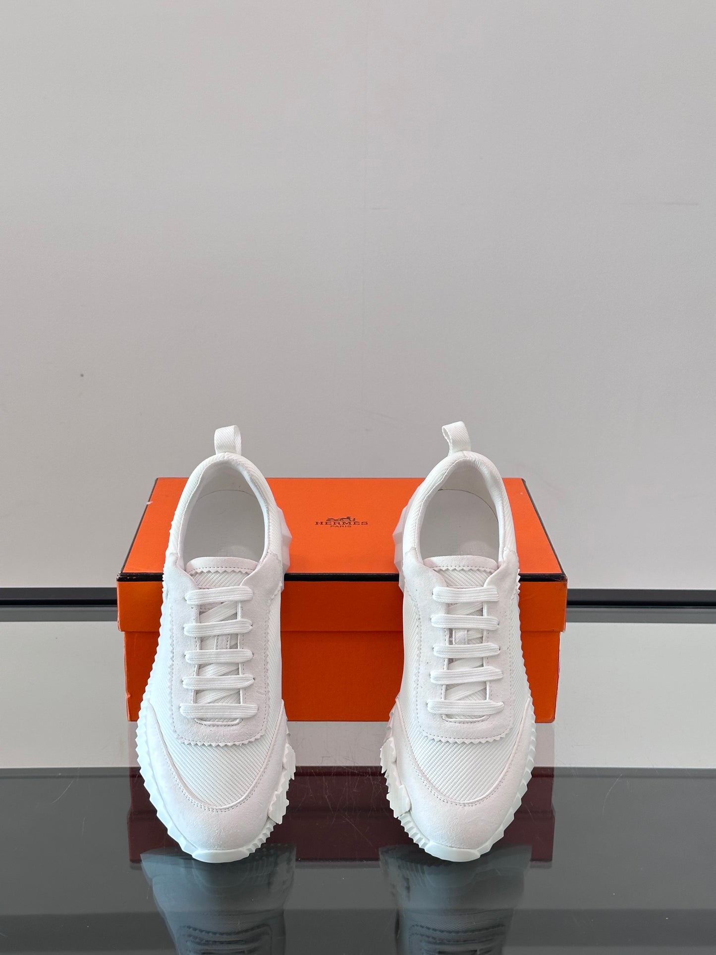 HMS BOUNCING SNEAKER