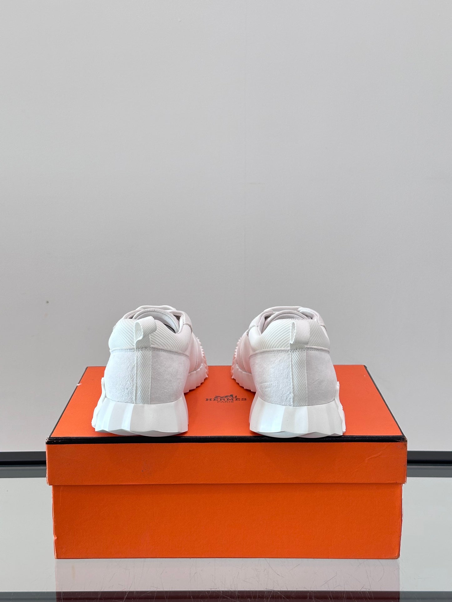 HMS BOUNCING SNEAKER