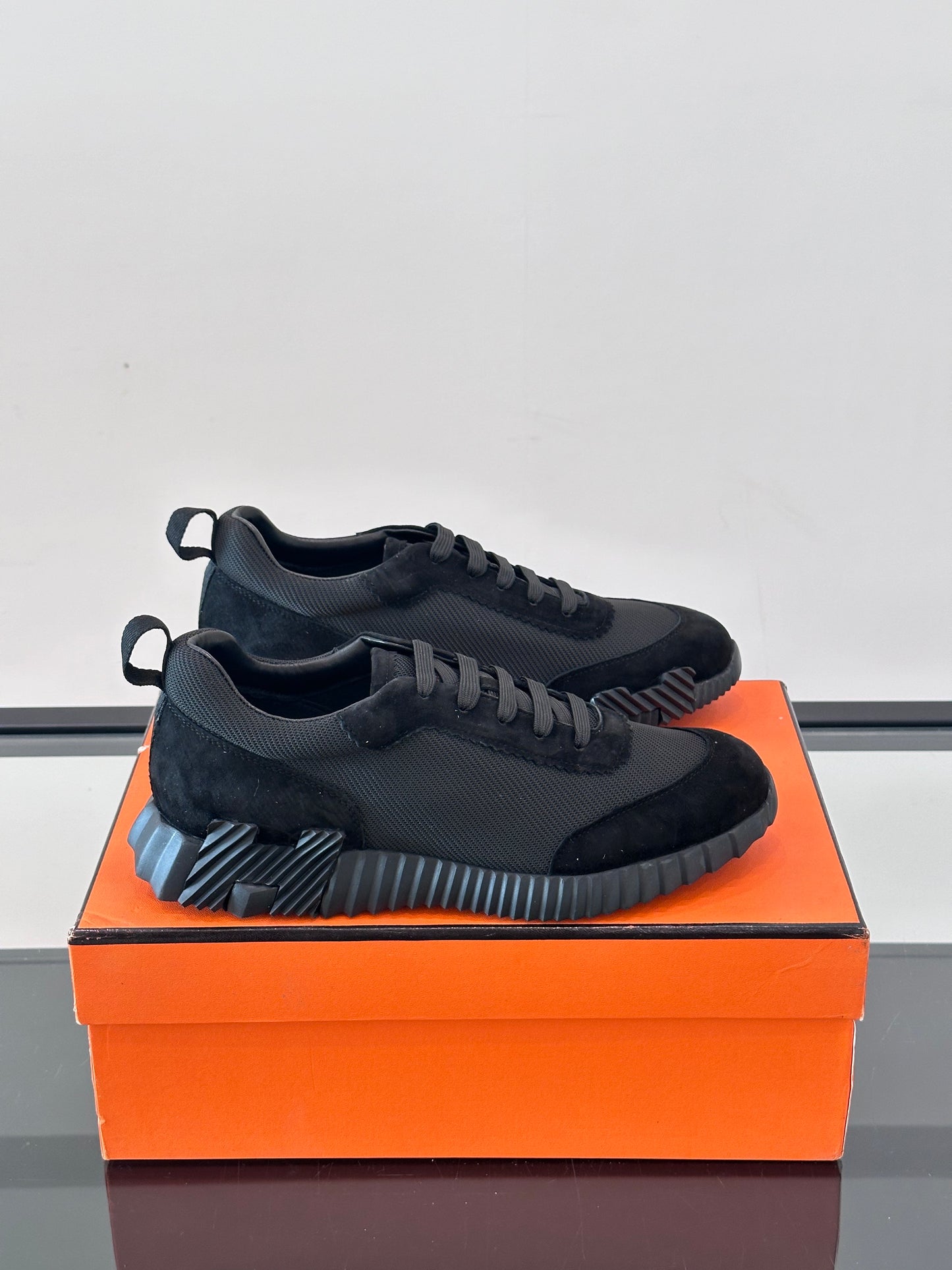 HMS BOUNCING SNEAKER