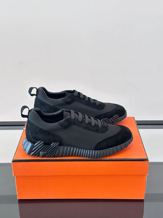 HMS BOUNCING SNEAKER