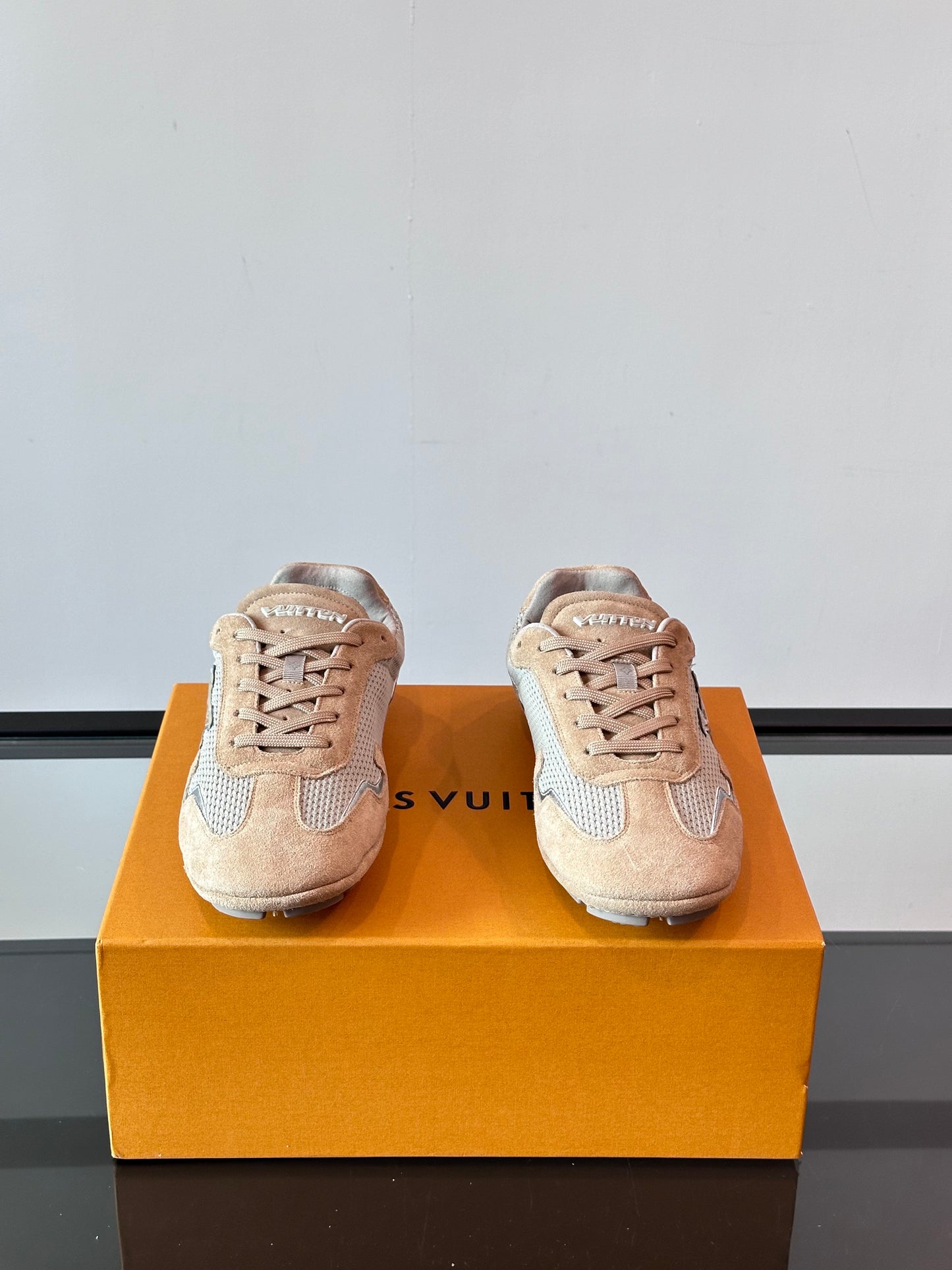 LU FOOTPRIN SOCCER TRAINERS