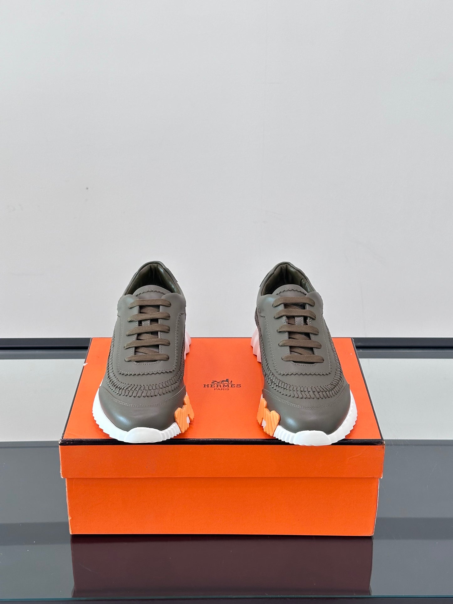 HMS BOUNCING SNEAKER