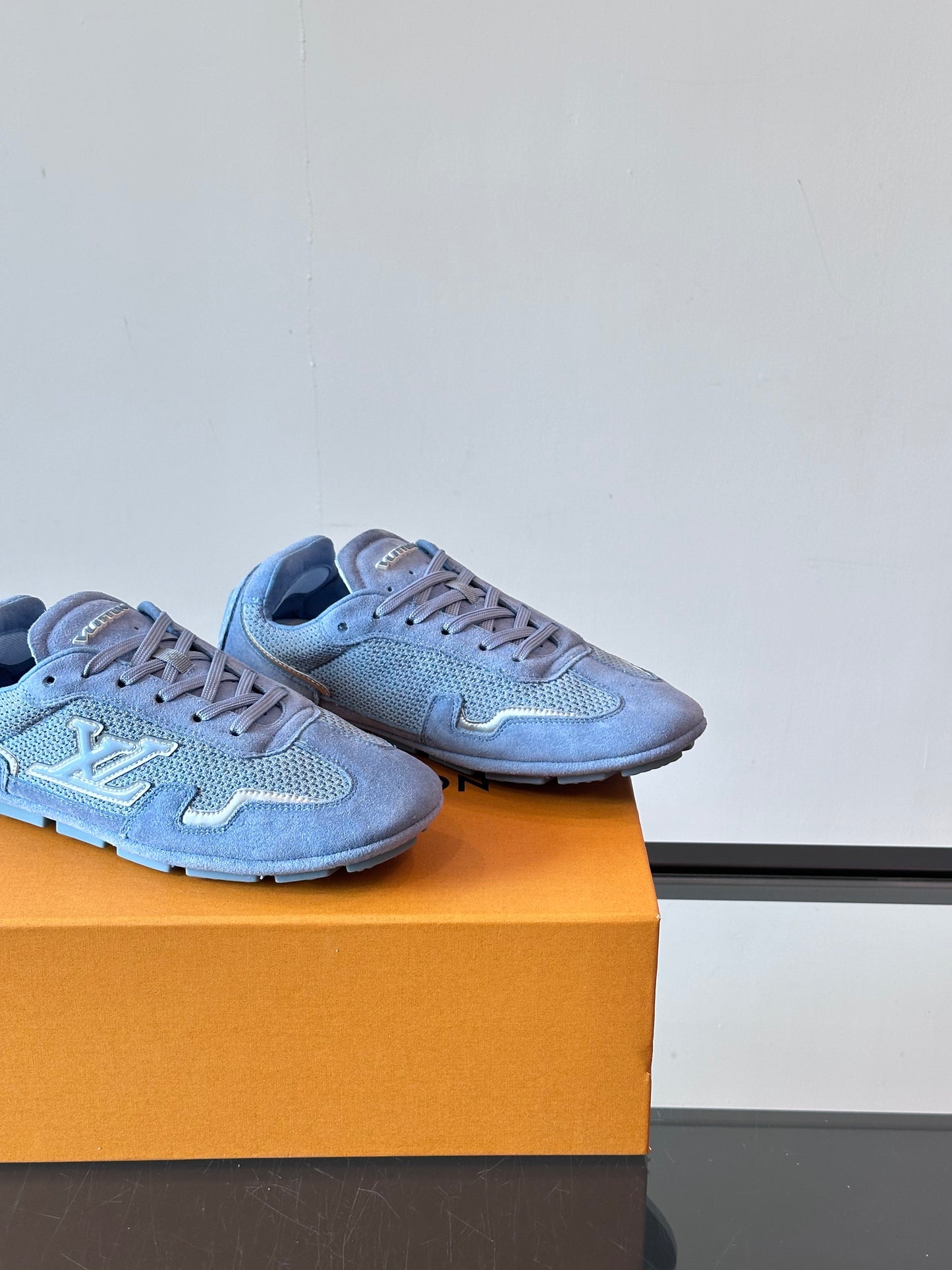 LU FOOTPRIN SOCCER TRAINERS