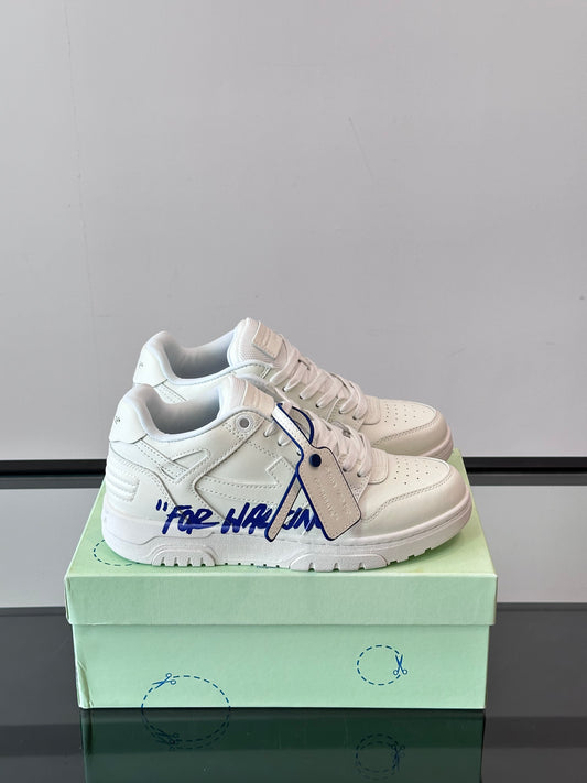 OFF W SNEAKERS