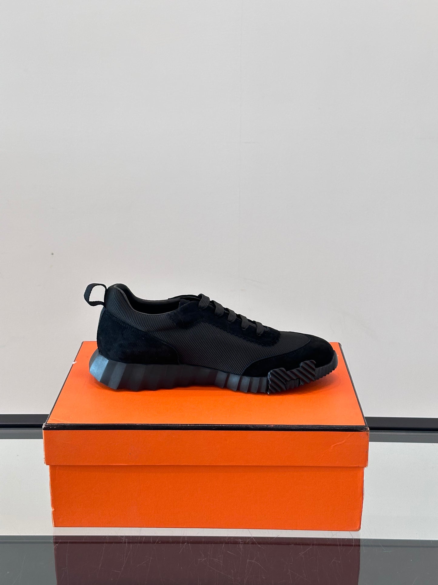 HMS BOUNCING SNEAKER