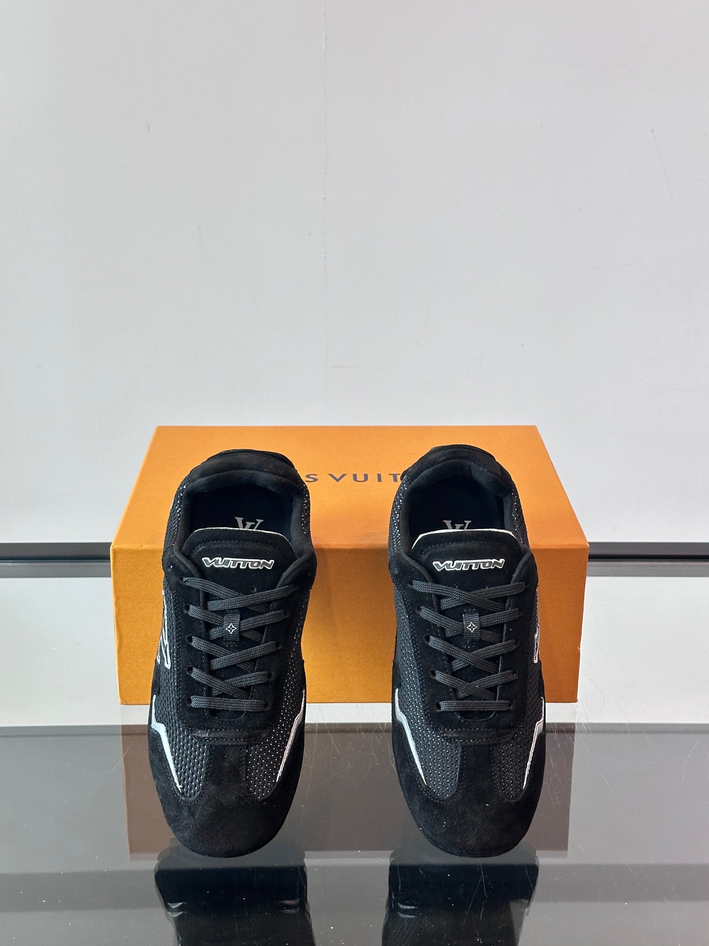 LU FOOTPRIN SOCCER TRAINERS