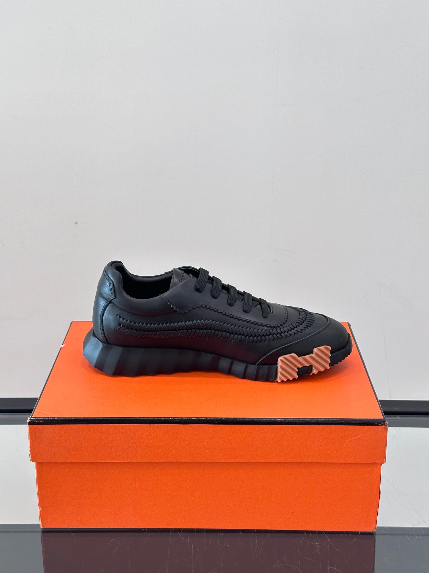 HMS BOUNCING SNEAKER