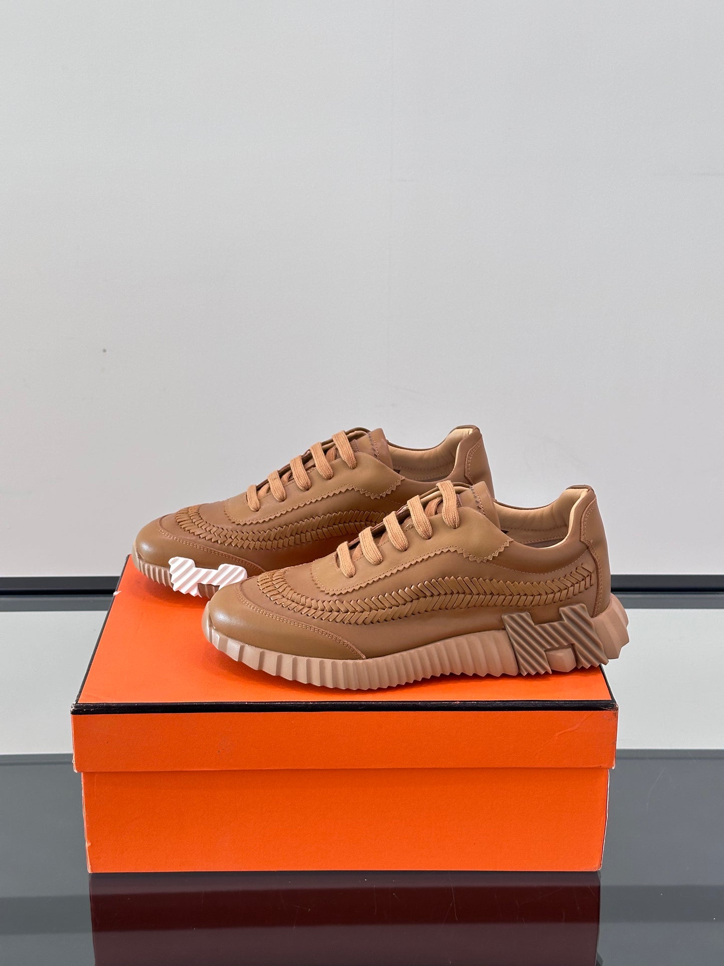 HMS BOUNCING SNEAKER