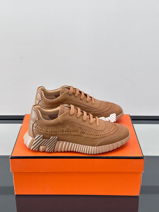 HMS BOUNCING SNEAKER